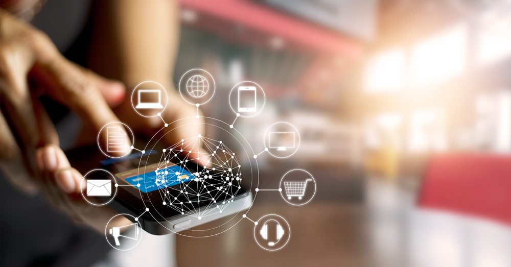 Comparison of omnichannel vs multichannel contact center systems showing how InfoCision helps agents access past conversations and analyze customer behavior to boost productivity